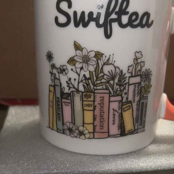 NEW IN BOX SWIFTEA - Taylor Swift Mug 11oz - Picture 2 of 4